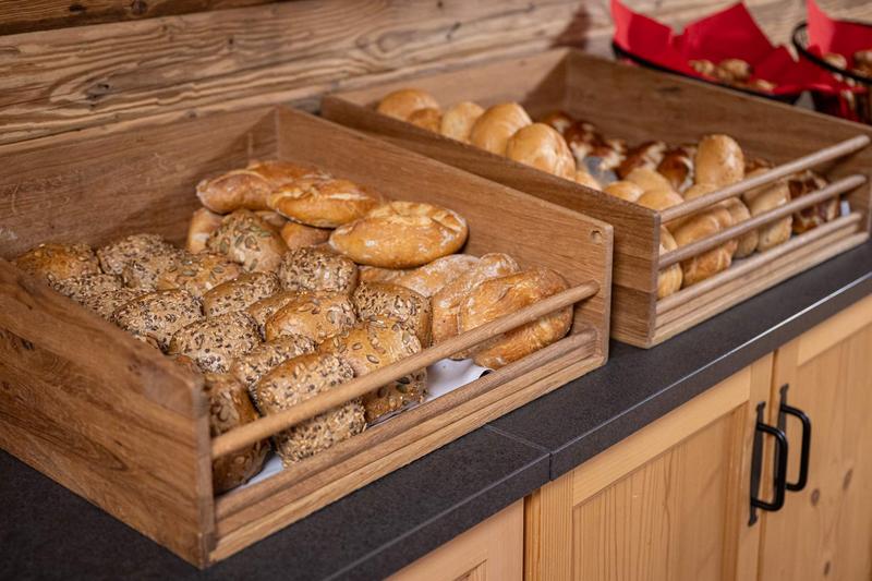 Aufnahme des Frühstücksbuffets im Hotel Berwangerhof