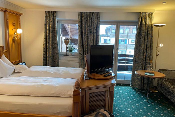 Zimmerbeispiel Doppelzimmer Burgschrofen