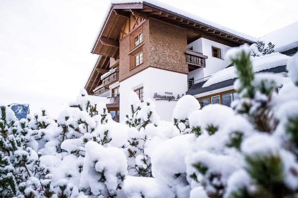 winterliche Aufnahme des Haupthauses 