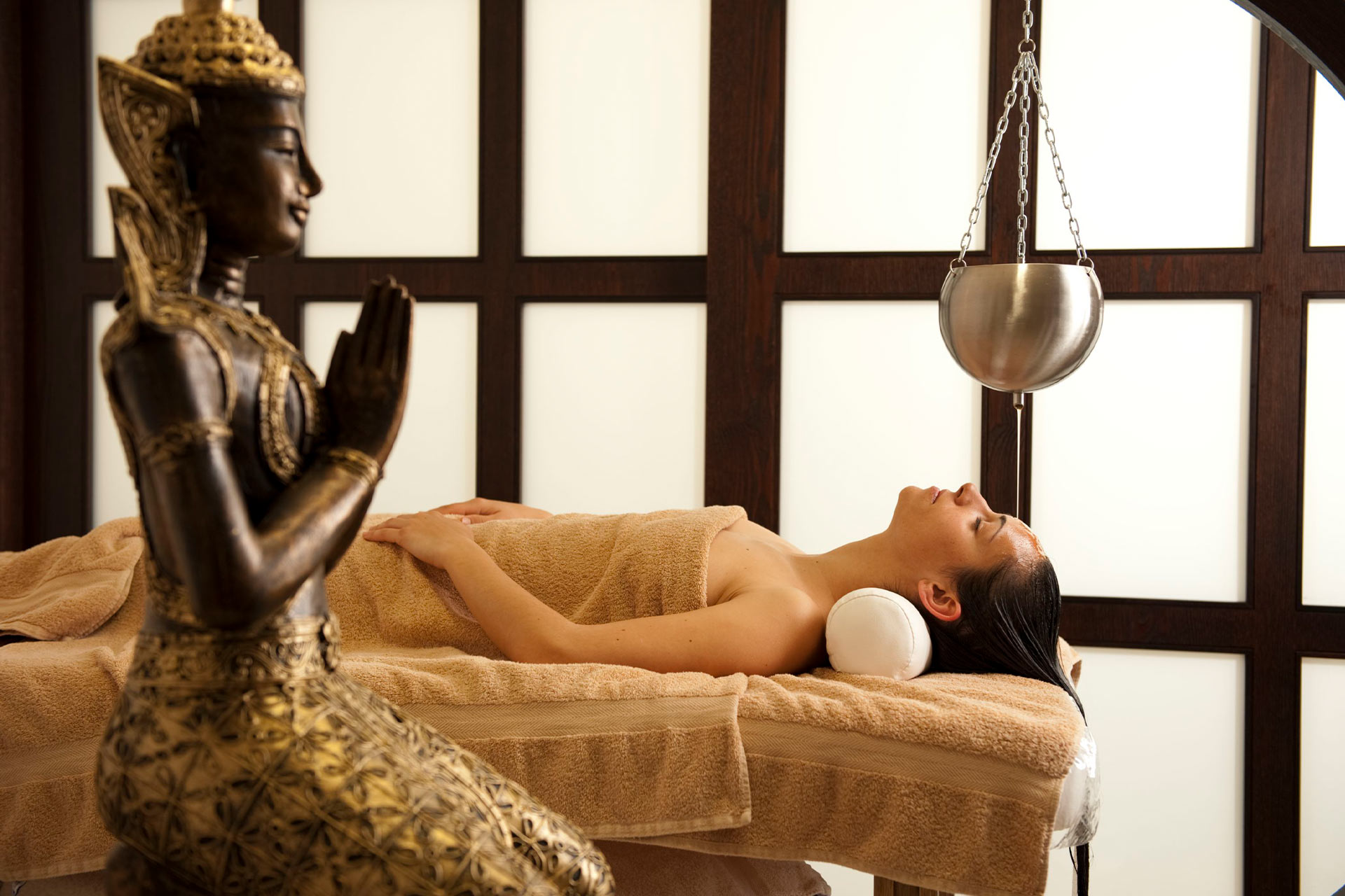 Massage und Anwendung im Alpenspa des Berwangerhofs